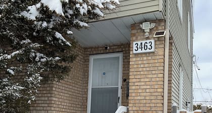 Family-Friendlyin QuietLaval Neighborhood
