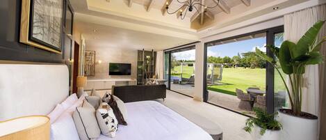 6 bedrooms, desk, iron/ironing board, travel cot