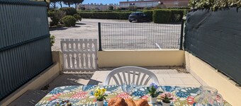 Sol-y-Days le Canastel 2, studio with terrace near the beach