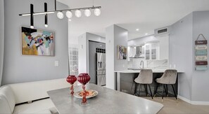 Interior - Very Rare oversized one bedroom by the beach!!! (Fort Lauderdale)