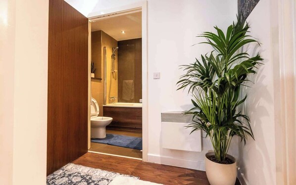 Apartment | Bathroom