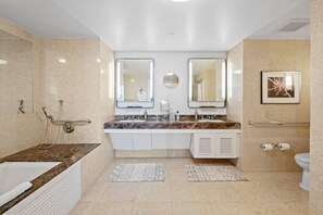 Hair dryer - Oceanfront Ritz-Carlton 1 Bedroom Luxury Residence (Fort Lauderdale)
