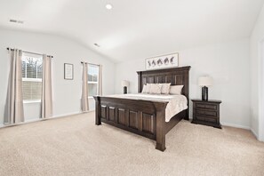 3 bedrooms, iron/ironing board, free WiFi, bed sheets - Clemson University (6 min) - 1kMbps Internet - Easy Check In - Office Space (Pendleton)