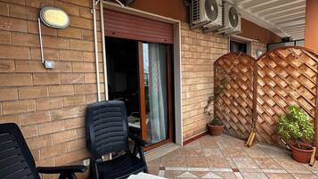 Camera Standard, vista cortile | Esterni