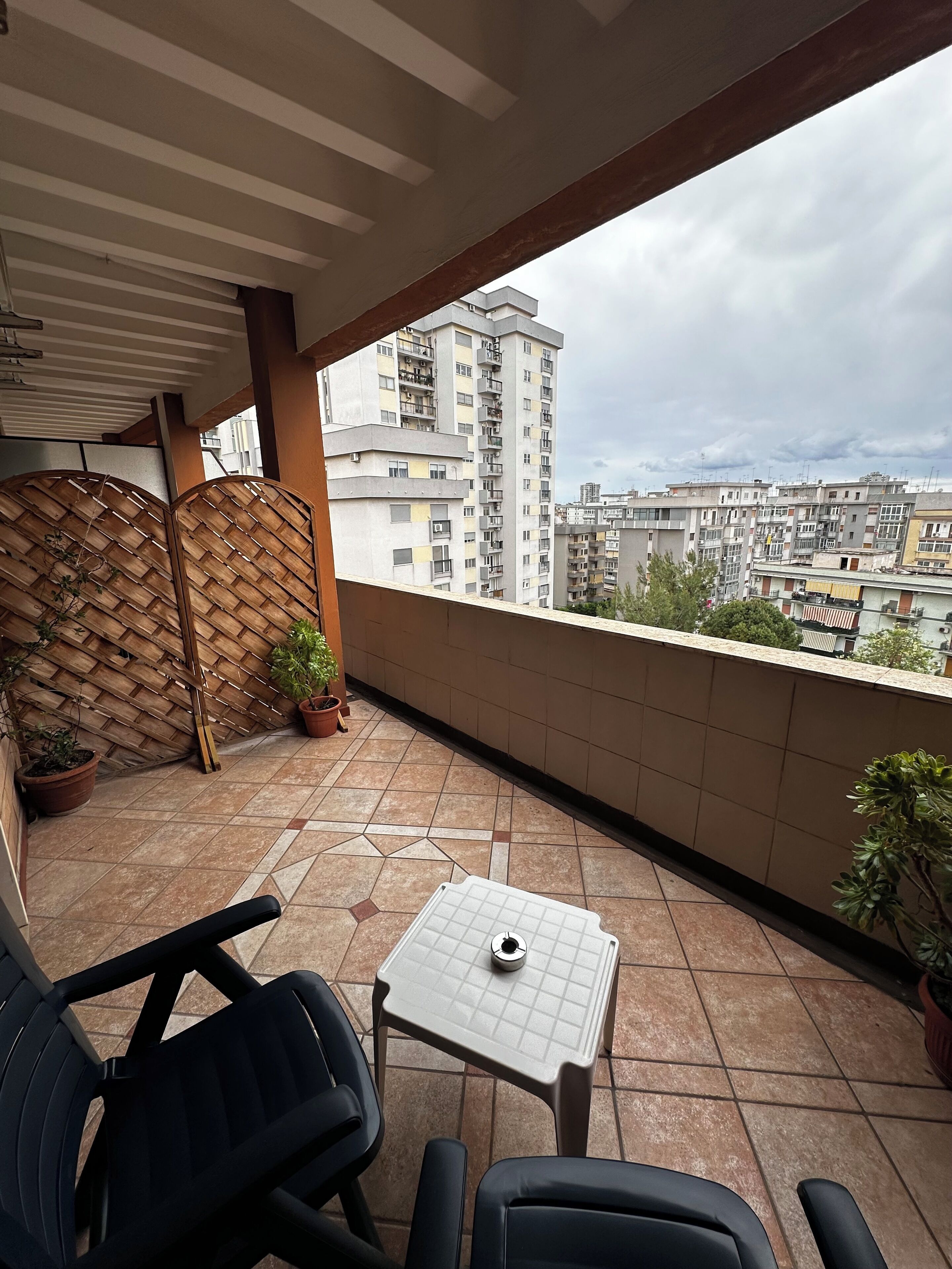 Camera Standard, vista cortile | Esterni