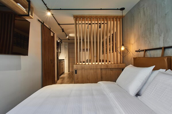 2 habitaciones, tabla de planchar con plancha, wifi y ropa de cama