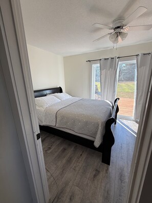 2 bedrooms, free WiFi, bed sheets - Travellers Rest 2-bedroom duplex (Summerside)