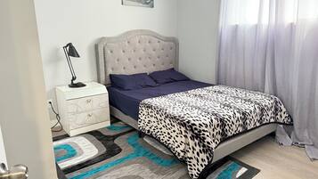 2 bedrooms, iron/ironing board, WiFi