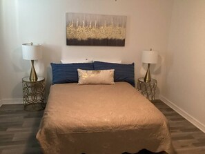 2 chambres, fer et planche à repasser, Wi-Fi, draps fournis