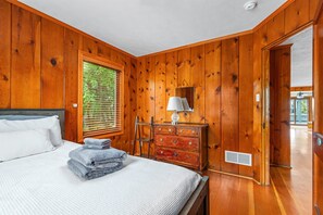 3 chambres, fer et planche à repasser, Wi-Fi gratuit, draps fournis