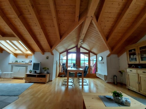 Gemütliche Ferienwohnung mit herrlichen Ausblick, zwei Balkone, Tiefgaragenplatz