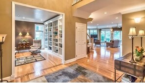 Interior - Charming 4-bedroom house situated on Treesdale Private Golf Course (Gibsonia)