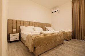 واي فاي مجانًا وملاءات أسرّة