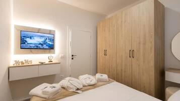 Family Room | Free WiFi, bed sheets