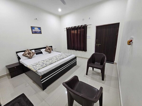 Standard Room - Govind Resort (Mathura)