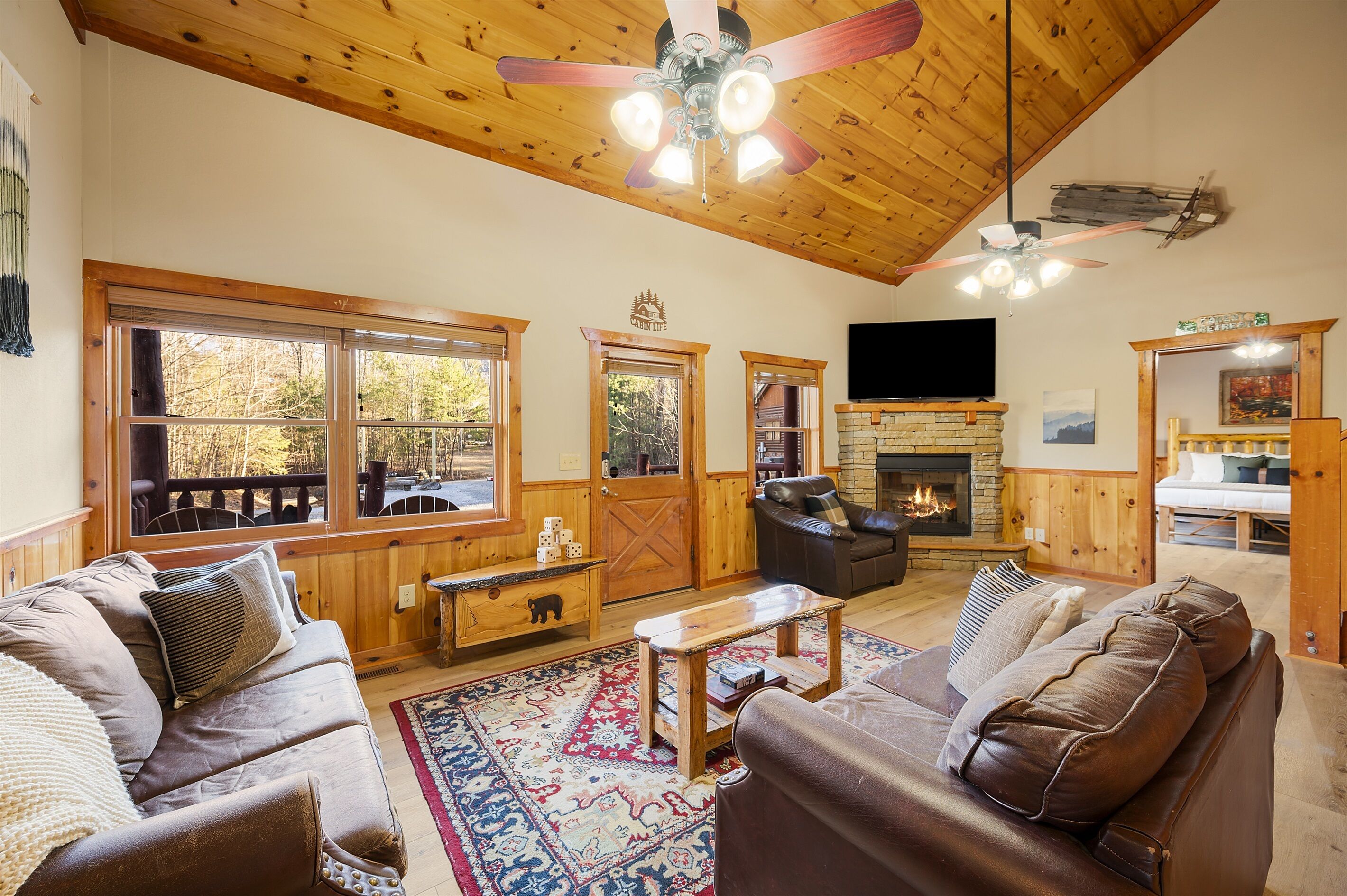 Älytelevisio, takka, videopelejä