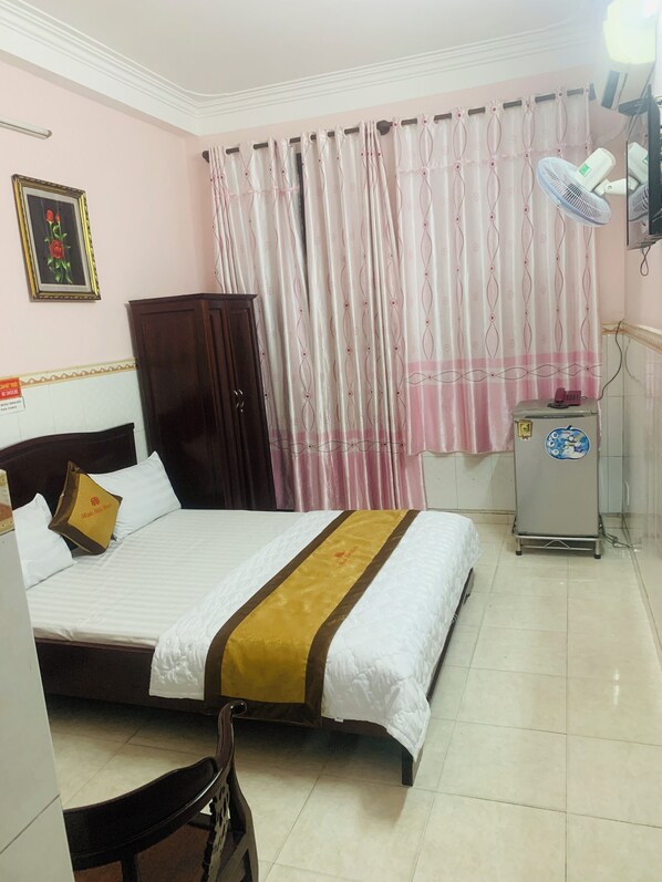 Bureau, Wi-Fi gratuit, draps fournis