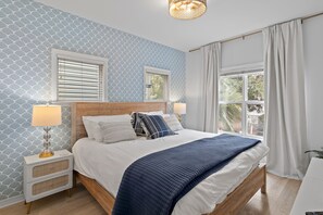 5 slaapkamers, een strijkplank/strijkijzer, reisbedje, gratis wifi