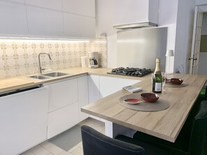 Frigorifero, forno, lavastoviglie, macchina per tè/caffè