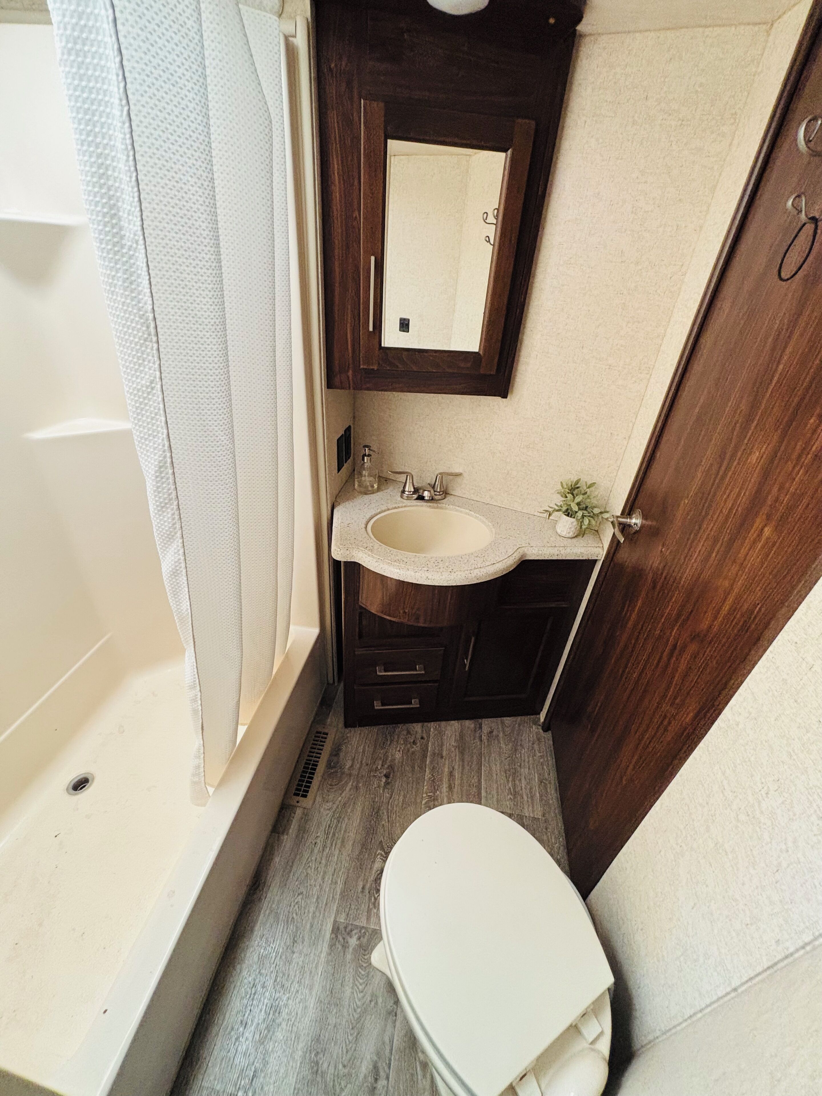 Asciugamani, sapone, carta igienica