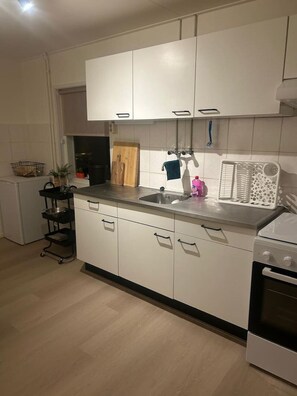 Fridge, microwave, oven, stovetop - Holidayhome De Molen (Noordwijk)