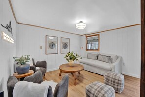 Smart TV, fireplace, video games, table tennis