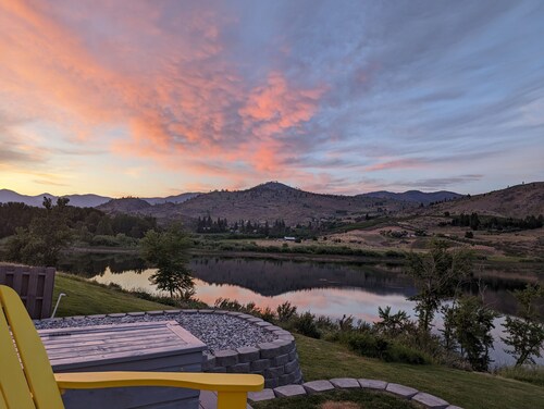 Manson Lakefront Home near Lake Chelan w/ Dock