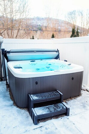 Outdoor spa tub - Cozy 2BR Getaway with Private Hot Tub -Close to Shelburne Falls (Colrain)