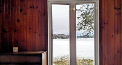 Waterfront cottage perfect for kids in charming Fugereville