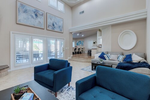 Luxurious Mansion Private Pickleball Court, Arcade, & Pool Fits 24 People Max!