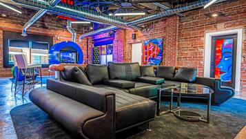 Télévision, cheminée