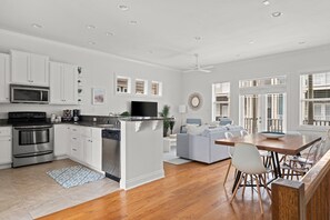 Interior - Stylish 4BR Retreat w/ Pool & Grill – 5 Min Walk to Beach, Sleeps 12 (Panama City Beach)