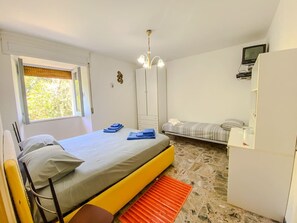 3 bedrooms, WiFi, bed sheets