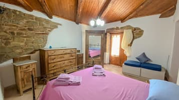 3 bedrooms, WiFi, bed sheets
