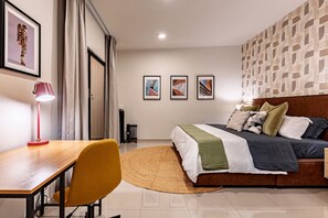 8 bedrooms, desk, iron/ironing board, WiFi