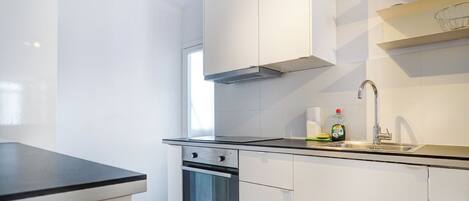 Frigorifero, microonde, forno, lavastoviglie