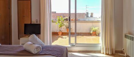 1 soverom, strykejern/-brett, wi-fi (inkludert) og sengetøy