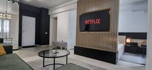 Interior - New! Skyline Bucharest Central • Desk • Snacks • Ideal for Longer Stays (București)