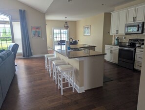 Interior - Milton Manor - Close to DEturf and Delaware beaches (Milton)