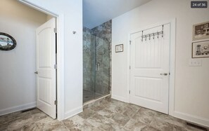 Interior - Milton Manor - Close to DEturf and Delaware beaches (Milton)