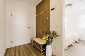 3 quartos, ferros/tábuas de passar roupa, Wi-Fi, roupa de cama