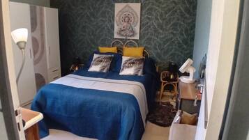 1 chambre, fer et planche à repasser, Wi-Fi, draps fournis