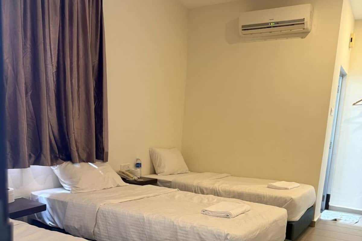 Phòng 3 Deluxe | Bàn, truy cập Internet không dây miễn phí, bộ trải giường