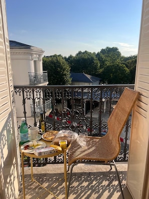 Outdoor dining - Le Splendid -Hypercentre -Close to Opera and Parks -Thermal baths -Walkable (Vichy)