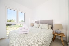 2 chambres, fer et planche Ă repasser, Wi-Fi gratuit, draps fournis