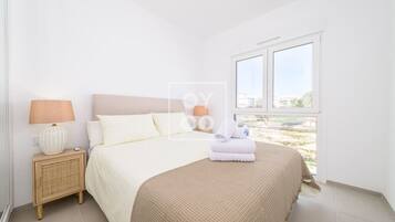 2 dormitoris, planxa i posts de planxar, wifi gratuïta i roba de llit