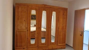 1 bedroom, travel crib, free WiFi, bed sheets
