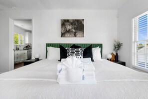 4 bedrooms, iron/ironing board, free WiFi, bed sheets