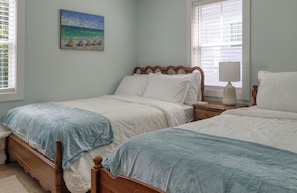 4 habitaciones, tabla de planchar con plancha, wifi y ropa de cama 