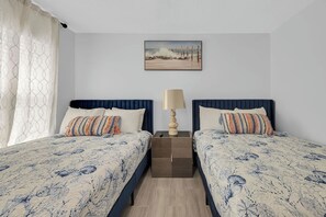 3 slaapkamers, een strijkplank/strijkijzer, wifi, beddengoed